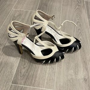 Pin Up Couture Heels